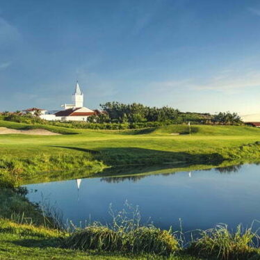 Portugal_Golfplatz_PraiaDelRey_Kappele_850x450 Golfplatz Praia d'el Rey mit Kapelle