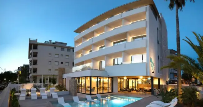 Instants Boutique Hotel