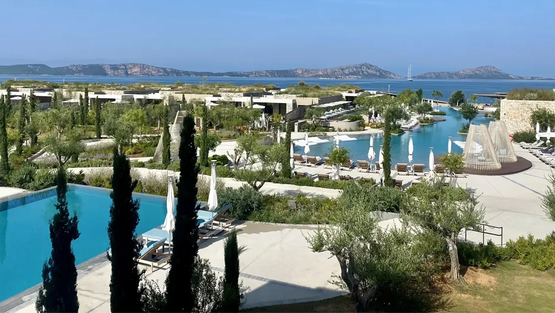 W Costa Navarino