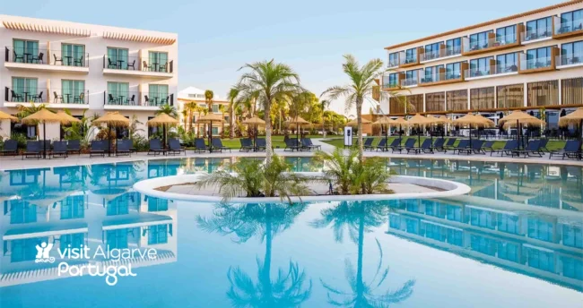 AP Cabanas Pool