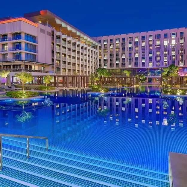 W Muscat Pool W Muscat Pool