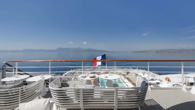 MS L'Austral by Ponant Deck
